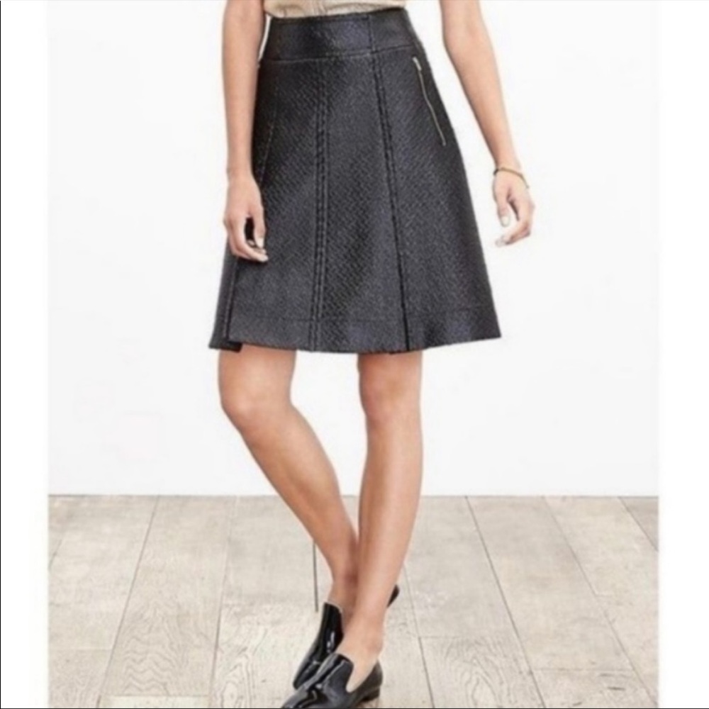 Banana Republic Textured Coated Pleated Faux Leather Skirt 0 XS